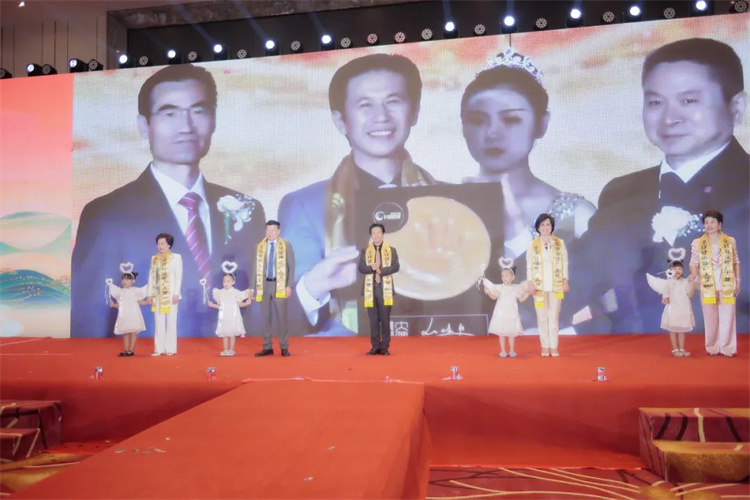 1697613254676795.jpg 180.jpg