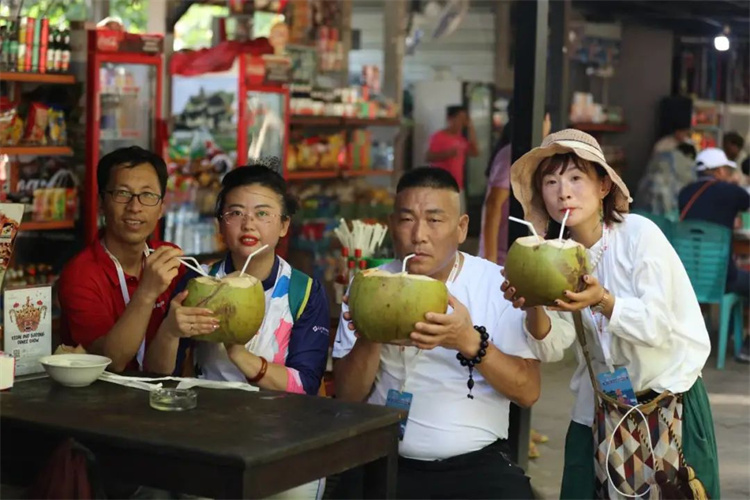 1701745085983489.jpg 56.jpg