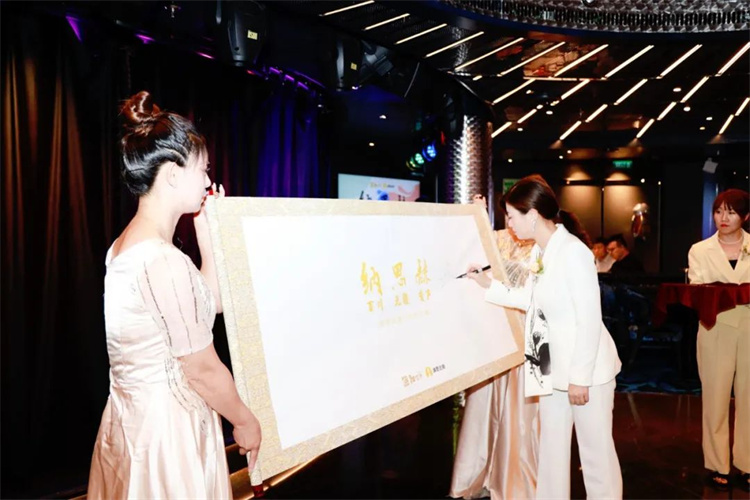 1721205988388162.jpg 88.jpg