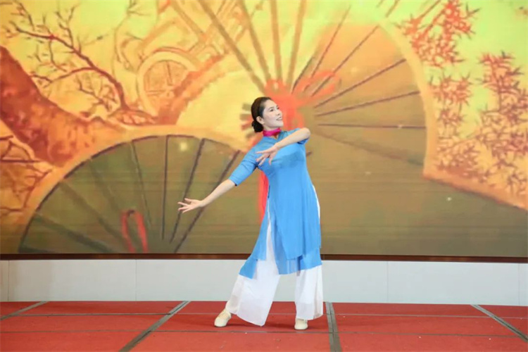 1728979740106686.jpg 49.jpg